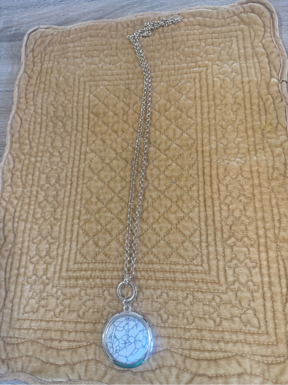 Silver White Veined Stone Pendant Necklace